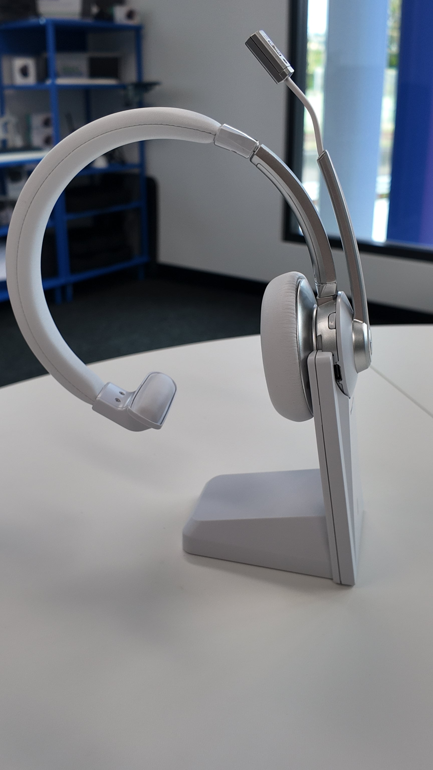 Earbay Wireless Dual Connection Headset - Black
