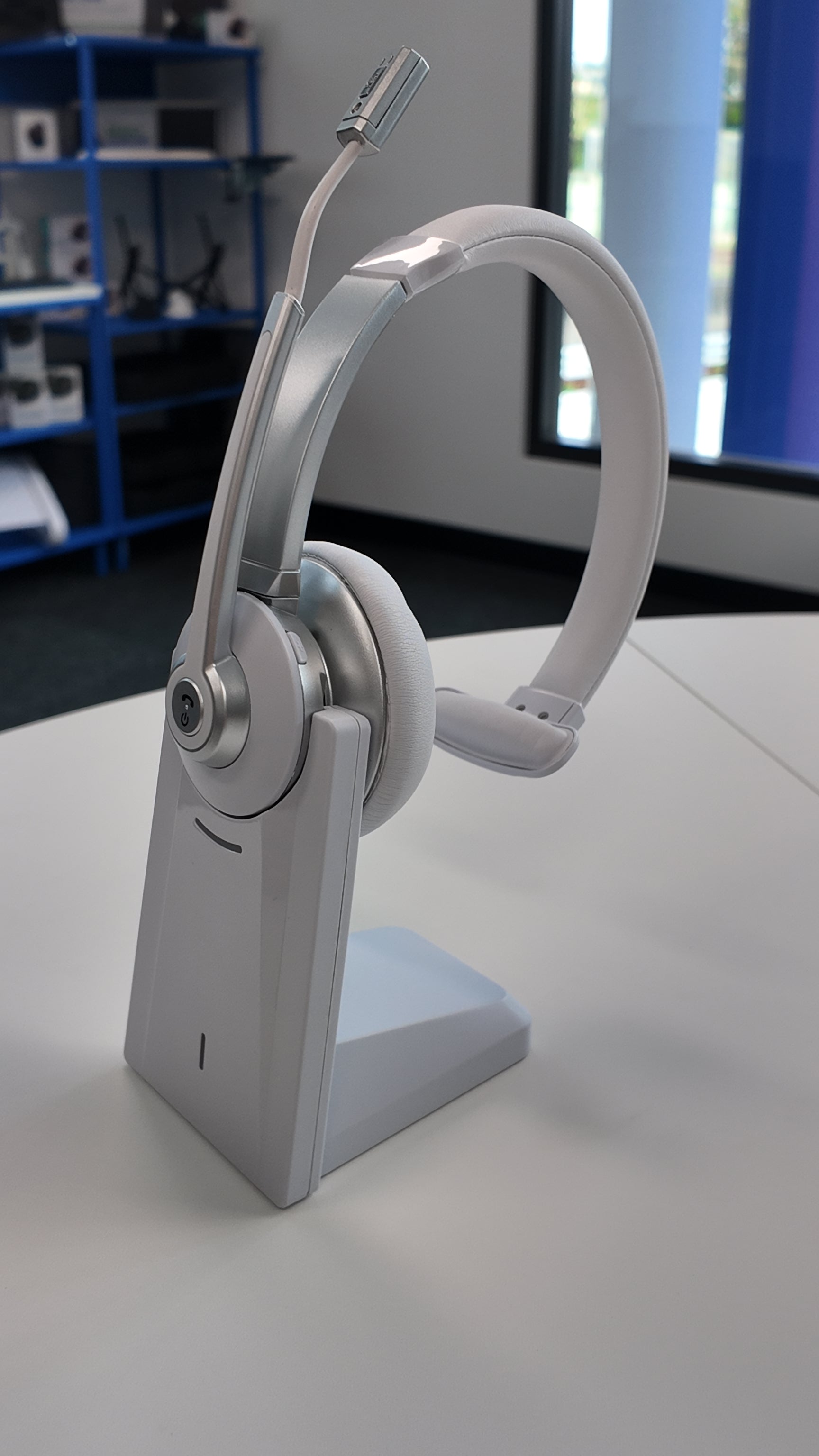 Earbay Wireless Dual Connection Headset - Black